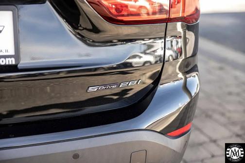 BLACK 2021 BMW X1 sDrive28i