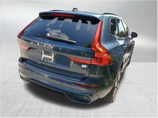 2024 Volvo XC60 Recharge Plug-In Hybrid T8 Plus Dark Theme