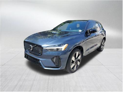 2024 Volvo XC60 Recharge Plug-In Hybrid T8 Plus Dark Theme