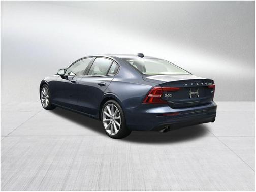 2020 Volvo S60 T6 Momentum