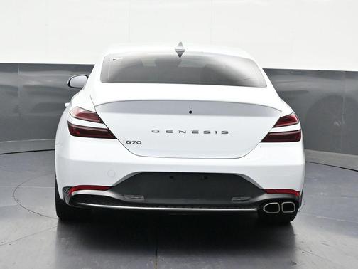 White 2023 Genesis G70 2.0T