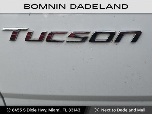 2023 Hyundai TUCSON SE