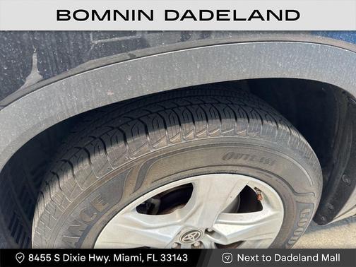 Midnight Black Metallic 2023 Toyota Highlander L