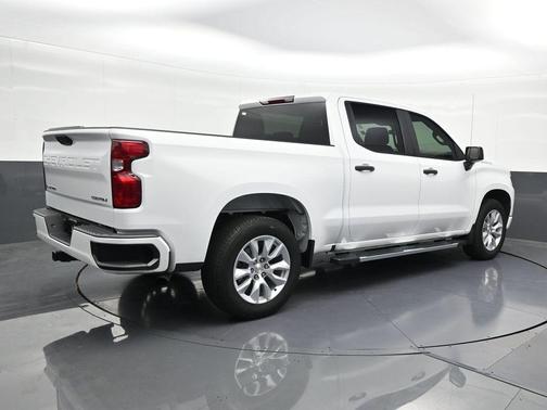 Summit White 2024 Chevrolet Silverado 1500 Custom