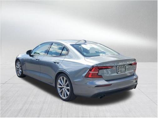 2019 Volvo S60 T5 Momentum