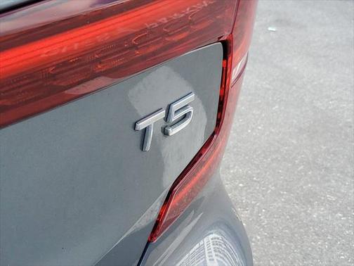 2019 Volvo S60 T5 Momentum