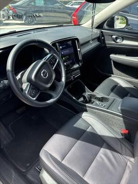 2024 Volvo XC40 B5 Core