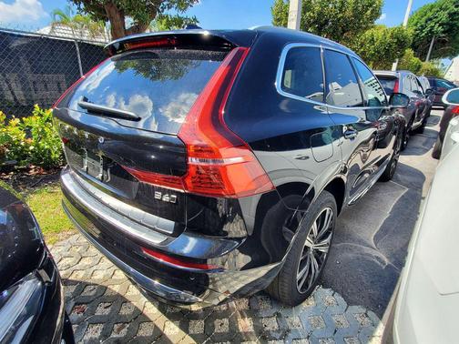 2022 Volvo XC60 B6 Inscription