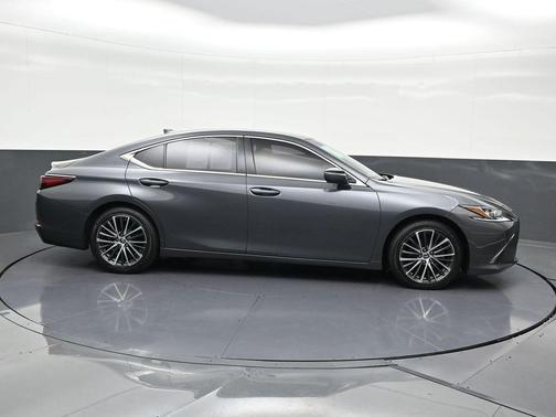 2022 Lexus ES 350 Base