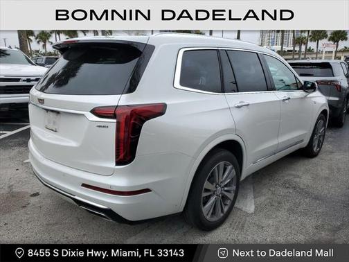 2022 Cadillac XT6 Premium Luxury FWD