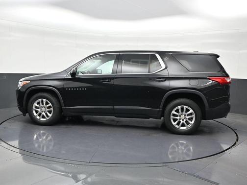 Mosaic Black Metallic 2019 Chevrolet Traverse LS