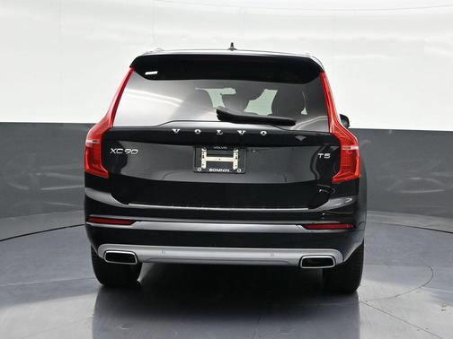 2021 Volvo XC90 T5 Momentum