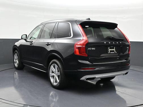 2021 Volvo XC90 T5 Momentum