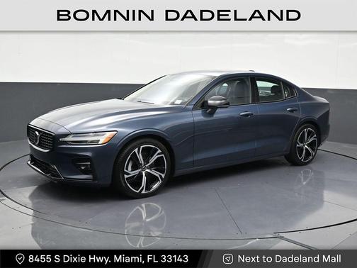 2023 Volvo S60 B5 Core Dark Theme