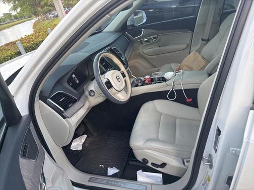 2024 Volvo XC90 B6 Plus Bright Theme
