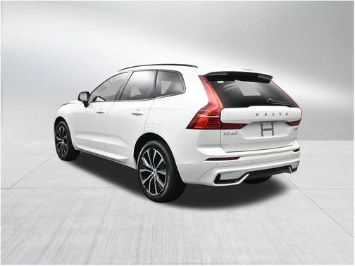 Crystal White 2024 Volvo XC60 B5 Plus Dark Theme