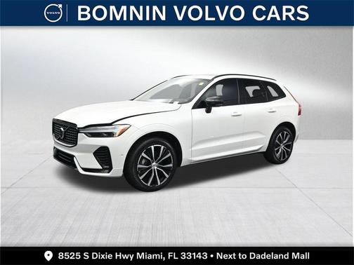 Crystal White 2024 Volvo XC60 B5 Plus Dark Theme