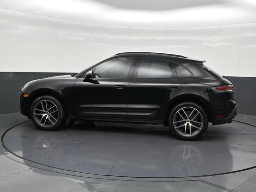 Black 2022 Porsche Macan Macan