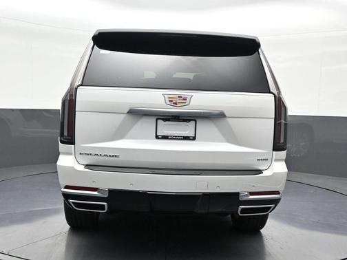 2025 Cadillac Escalade Luxury