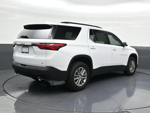 2024 Chevrolet Traverse LT Cloth