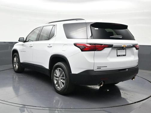 Summit White 2024 Chevrolet Traverse LT Cloth