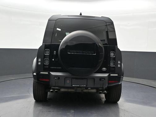 Silicon Silver Premium Metallic 2022 Land Rover Defender Carpathian Edition