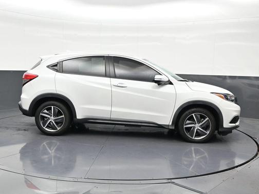White 2022 Honda HR-V EX-L