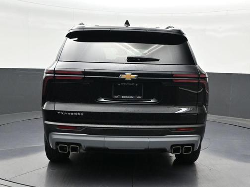 Black Metallic 2025 Chevrolet Traverse LT