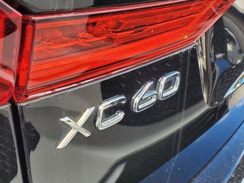 2023 Volvo XC60 B5 Core