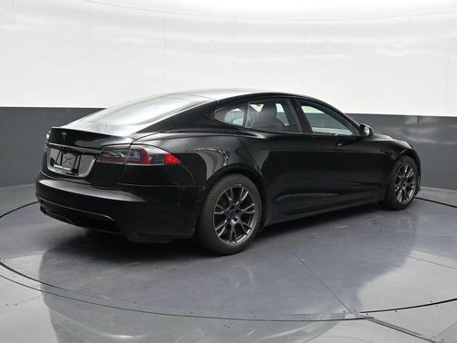 Black 2022 Tesla Model S Base