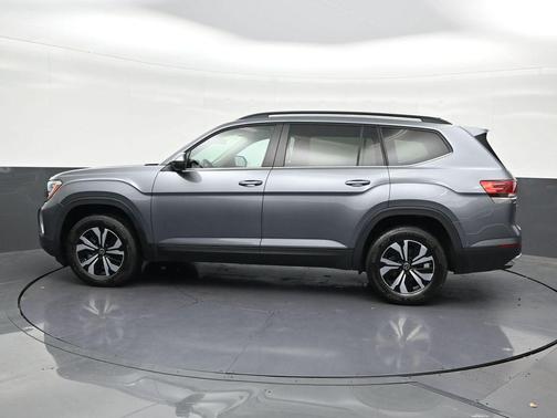 Platinum Gray Metallic 2024 Volkswagen Atlas 2.0T SE
