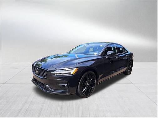 2024 Volvo S60 B5 Plus Black Edition