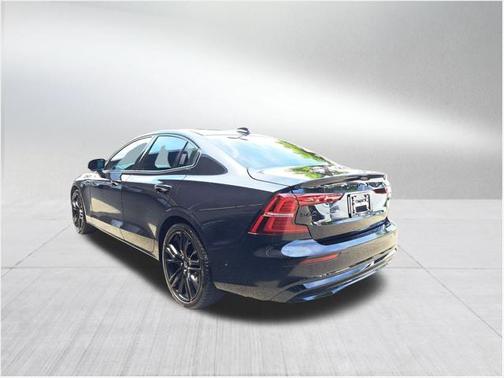 2024 Volvo S60 B5 Plus Black Edition