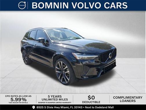2023 Volvo XC60 B5 Ultimate Dark Theme