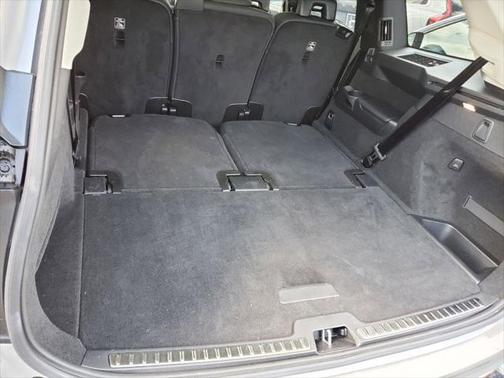2024 Volvo XC90 B5 Plus
