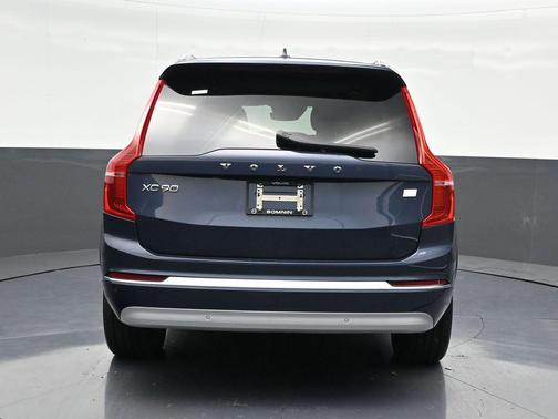 2022 Volvo XC90 Recharge Plug-In Hybrid T8 Inscription 6 Passenger