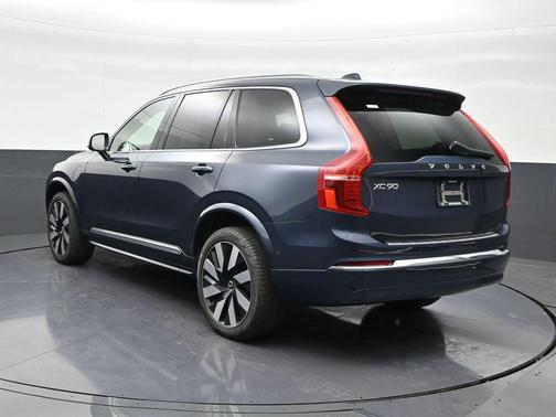 Denim Blue Metallic 2025 Volvo XC90 Plug-In Hybrid T8 Ultra
