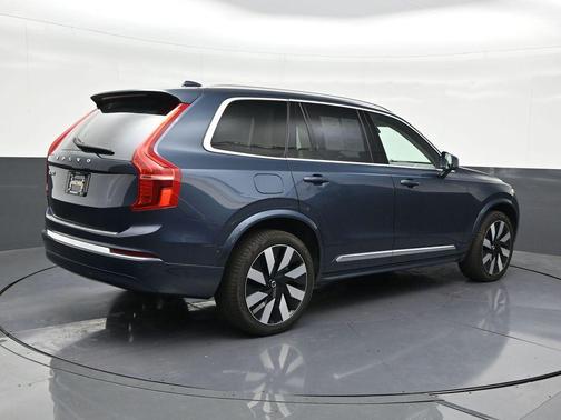 Denim Blue Metallic 2025 Volvo XC90 Plug-In Hybrid T8 Ultra