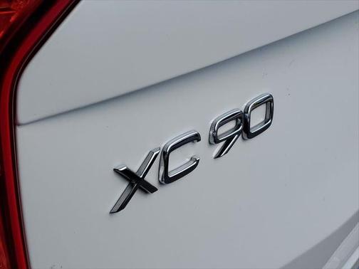 2020 Volvo XC90 T5 Momentum