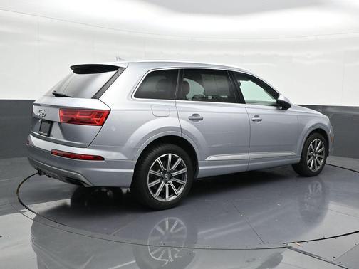 2019 Audi Q7 55 Premium Plus