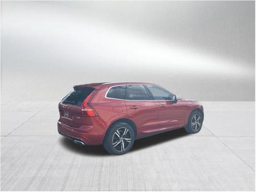 2019 Volvo XC60 Recharge Plug-In Hybrid T8 R-Design