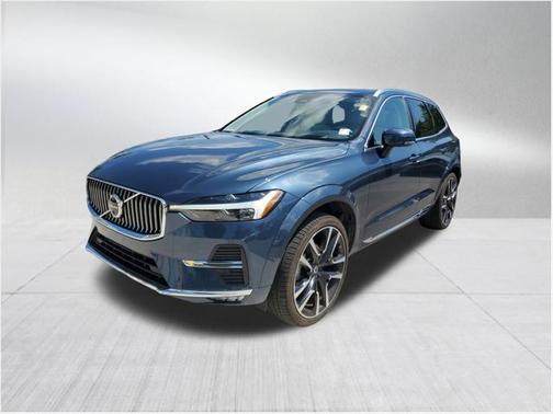 2023 Volvo XC60 B5 Ultimate Bright Theme