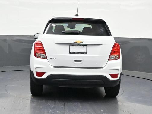 Summit White 2020 Chevrolet Trax LS