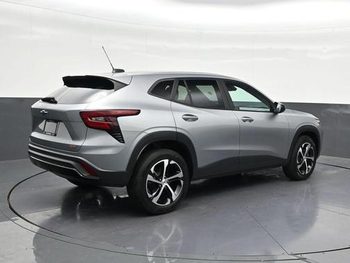 Sterling Gray Metallic 2024 Chevrolet Trax 1RS