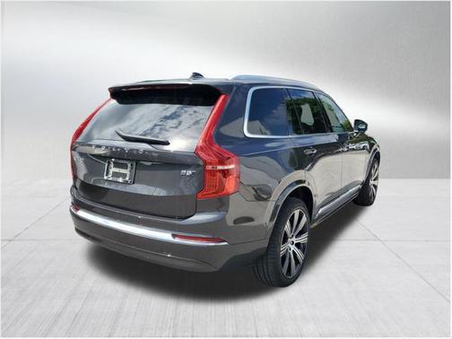 2024 Volvo XC90 B5 Plus