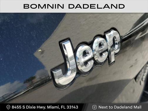 2022 Jeep Grand Cherokee L Laredo