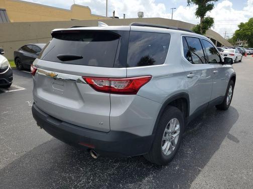 2021 Chevrolet Traverse LT