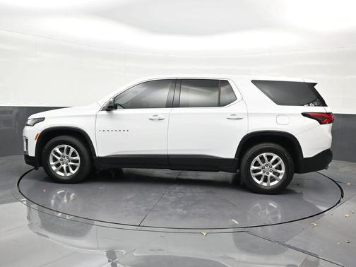 Summit White 2023 Chevrolet Traverse LS