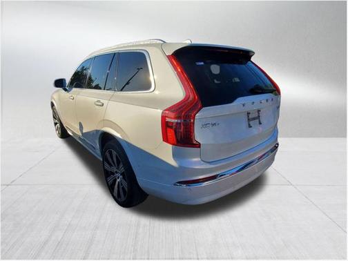 2024 Volvo XC90 B6 Plus Bright Theme