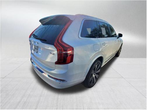 2024 Volvo XC90 B6 Plus Bright Theme